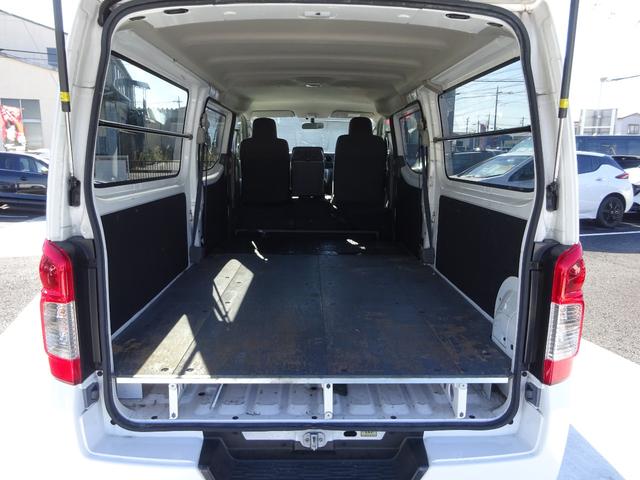ＮＶ３５０キャラバンバン ロングＤＸ　純正ナビ　フルセグＴＶ　バックカメラ　ＥＴＣ　Ｂｌｕｅｔｏｏｔｈ　ＣＤ　ＵＳＢ　両側スライドドア　電動格納ミラー　キーレスエントリー　エマージェンシーブレーキ　プライバシーガラス　横滑り防止装置（15枚目）