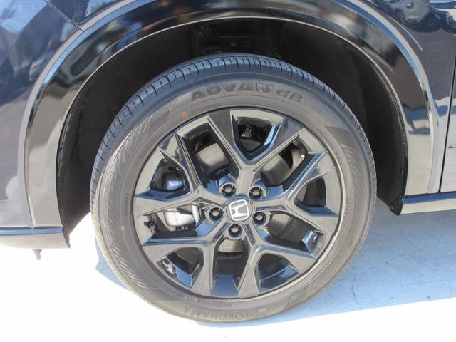 ＺＲ－Ｖ ｅ：ＨＥＶ　Ｚ特別仕様車ブラックスタイル　ホンダセンシング　本革シート　純正９インチナビ　フルセグＴＶ　全周囲カメラ　パワーバックドア　ＢＯＳＥサウンド　アダプティブクルーズコントロール　パドルシフト　ＥＴＣ　シートヒーター　パワーシート（9枚目）