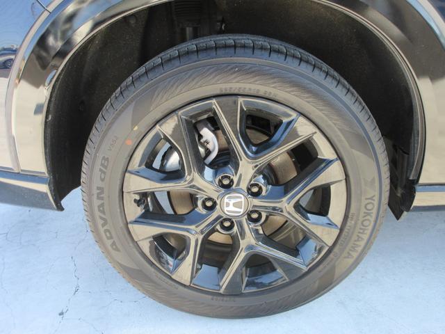 ＺＲ－Ｖ ｅ：ＨＥＶ　Ｚ特別仕様車ブラックスタイル　ホンダセンシング　本革シート　純正９インチナビ　フルセグＴＶ　全周囲カメラ　パワーバックドア　ＢＯＳＥサウンド　アダプティブクルーズコントロール　パドルシフト　ＥＴＣ　シートヒーター　パワーシート（11枚目）