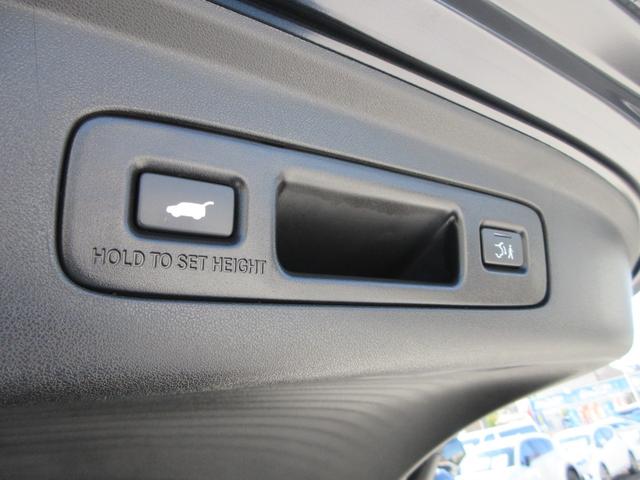 ＺＲ－Ｖ ｅ：ＨＥＶ　Ｚ特別仕様車ブラックスタイル　ホンダセンシング　本革シート　純正９インチナビ　フルセグＴＶ　全周囲カメラ　パワーバックドア　ＢＯＳＥサウンド　アダプティブクルーズコントロール　パドルシフト　ＥＴＣ　シートヒーター　パワーシート（19枚目）