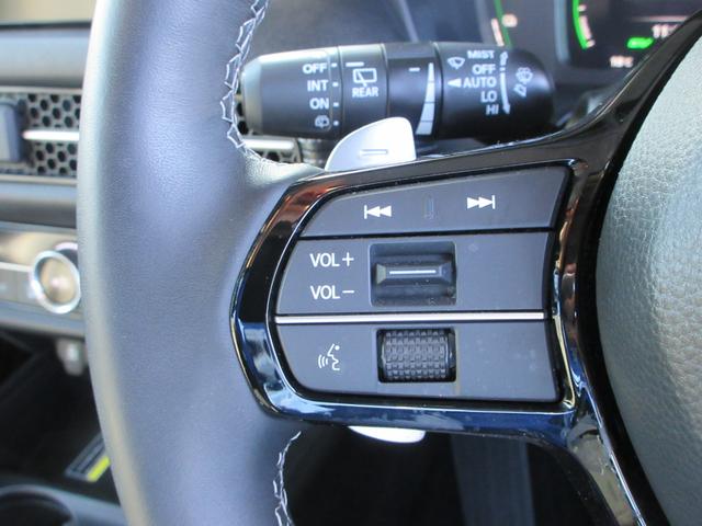 ＺＲ－Ｖ ｅ：ＨＥＶ　Ｚ特別仕様車ブラックスタイル　ホンダセンシング　本革シート　純正９インチナビ　フルセグＴＶ　全周囲カメラ　パワーバックドア　ＢＯＳＥサウンド　アダプティブクルーズコントロール　パドルシフト　ＥＴＣ　シートヒーター　パワーシート（24枚目）