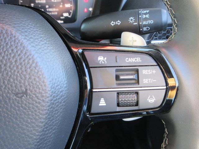 ＺＲ－Ｖ ｅ：ＨＥＶ　Ｚ特別仕様車ブラックスタイル　ホンダセンシング　本革シート　純正９インチナビ　フルセグＴＶ　全周囲カメラ　パワーバックドア　ＢＯＳＥサウンド　アダプティブクルーズコントロール　パドルシフト　ＥＴＣ　シートヒーター　パワーシート（25枚目）