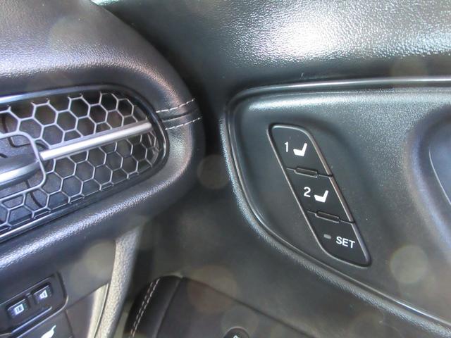 ＺＲ－Ｖ ｅ：ＨＥＶ　Ｚ特別仕様車ブラックスタイル　ホンダセンシング　本革シート　純正９インチナビ　フルセグＴＶ　全周囲カメラ　パワーバックドア　ＢＯＳＥサウンド　アダプティブクルーズコントロール　パドルシフト　ＥＴＣ　シートヒーター　パワーシート（29枚目）