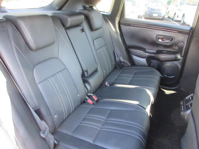 ＺＲ－Ｖ ｅ：ＨＥＶ　Ｚ特別仕様車ブラックスタイル　ホンダセンシング　本革シート　純正９インチナビ　フルセグＴＶ　全周囲カメラ　パワーバックドア　ＢＯＳＥサウンド　アダプティブクルーズコントロール　パドルシフト　ＥＴＣ　シートヒーター　パワーシート（49枚目）