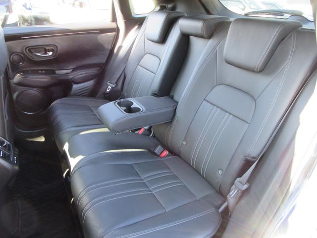 ＺＲ－Ｖ ｅ：ＨＥＶ　Ｚ特別仕様車ブラックスタイル　ホンダセンシング　本革シート　純正９インチナビ　フルセグＴＶ　全周囲カメラ　パワーバックドア　ＢＯＳＥサウンド　アダプティブクルーズコントロール　パドルシフト　ＥＴＣ　シートヒーター　パワーシート（51枚目）