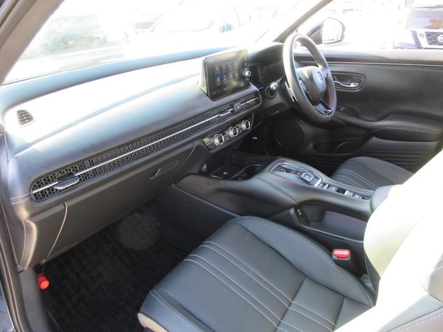 ＺＲ－Ｖ ｅ：ＨＥＶ　Ｚ特別仕様車ブラックスタイル　ホンダセンシング　本革シート　純正９インチナビ　フルセグＴＶ　全周囲カメラ　パワーバックドア　ＢＯＳＥサウンド　アダプティブクルーズコントロール　パドルシフト　ＥＴＣ　シートヒーター　パワーシート（52枚目）