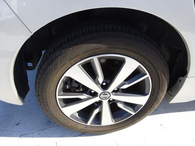 リーフ ｅ＋　Ｘ　純正９インチナビ　フルセグＴＶ　バックカメラ　ＥＴＣ２．０　Ｂｌｕｅｔｏｏｔｈ　ＵＳＢ　クルーズコントロール　レーンキープアシスト　ＬＥＤヘッドライト　オートライト　オートハイビーム　シートヒーター（18枚目）