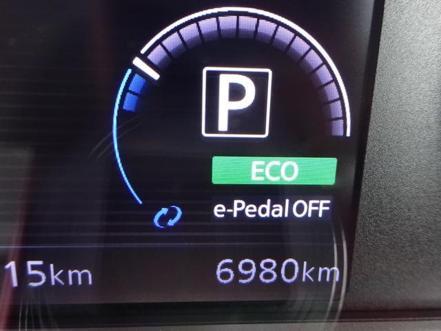 リーフ Ｇ　プロパイロット　純正ナビ　フルセグＴＶ　アラウンドビューモニター　ＥＴＣ　レーンキープアシスト　ブラインドスポットモニター　シートヒーター　ＬＥＤヘッドライト　オートライト　オートハイビーム（21枚目）