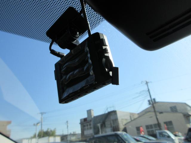 ヤリスクロス ハイブリッドＧ　４ＷＤ　トヨタセーフティセンス　純正８型ナビ　フルセグＴＶ　バックカメラ　レーダークルーズコントロール　ドラレコ　パーキングソナーセンサー　ＬＥＤヘッドライト　フォグ　エンジンスターター　スマートキー（26枚目）