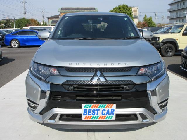 アウトランダーＰＨＥＶ Ｇプレミアムパッケージ　４ＷＤ　本革シート　純正８インチナビ　フルセグＴＶ　全周囲カメラ　パワーバックドア　レーダークルーズコントロール　パドルシフト　ドライブレコーダー　ＥＴＣ　シートヒーター　パワーシート　充電ケーブル（5枚目）
