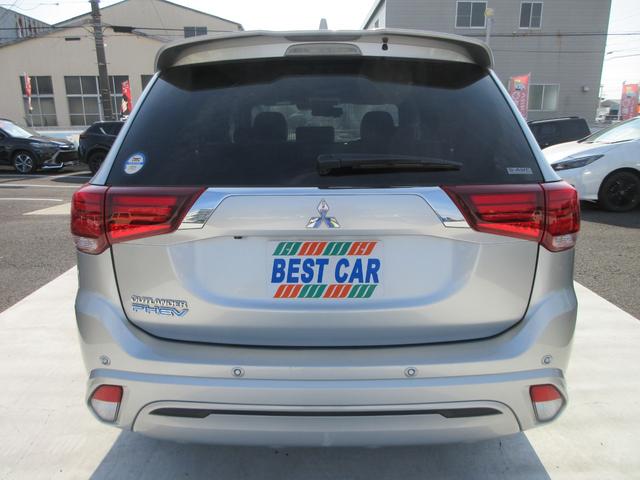 アウトランダーＰＨＥＶ Ｇプレミアムパッケージ　４ＷＤ　本革シート　純正８インチナビ　フルセグＴＶ　全周囲カメラ　パワーバックドア　レーダークルーズコントロール　パドルシフト　ドライブレコーダー　ＥＴＣ　シートヒーター　パワーシート　充電ケーブル（15枚目）