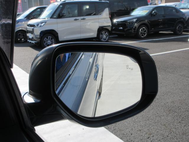 アウトランダーＰＨＥＶ Ｇプレミアムパッケージ　４ＷＤ　本革シート　純正８インチナビ　フルセグＴＶ　全周囲カメラ　パワーバックドア　レーダークルーズコントロール　パドルシフト　ドライブレコーダー　ＥＴＣ　シートヒーター　パワーシート　充電ケーブル（22枚目）