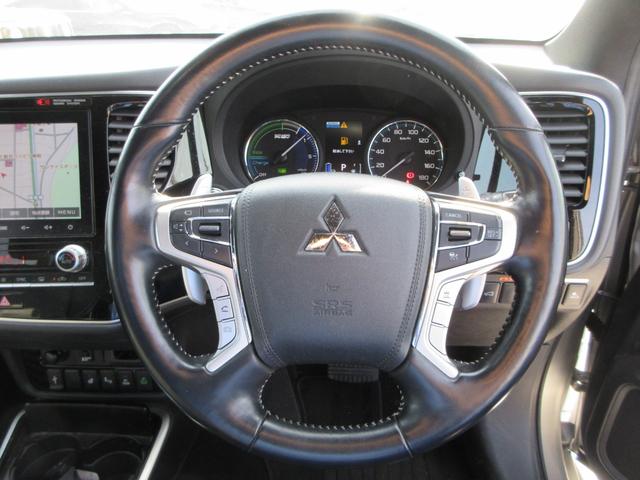 アウトランダーＰＨＥＶ Ｇプレミアムパッケージ　４ＷＤ　本革シート　純正８インチナビ　フルセグＴＶ　全周囲カメラ　パワーバックドア　レーダークルーズコントロール　パドルシフト　ドライブレコーダー　ＥＴＣ　シートヒーター　パワーシート　充電ケーブル（23枚目）