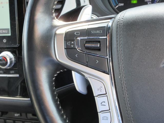 アウトランダーＰＨＥＶ Ｇプレミアムパッケージ　４ＷＤ　本革シート　純正８インチナビ　フルセグＴＶ　全周囲カメラ　パワーバックドア　レーダークルーズコントロール　パドルシフト　ドライブレコーダー　ＥＴＣ　シートヒーター　パワーシート　充電ケーブル（26枚目）