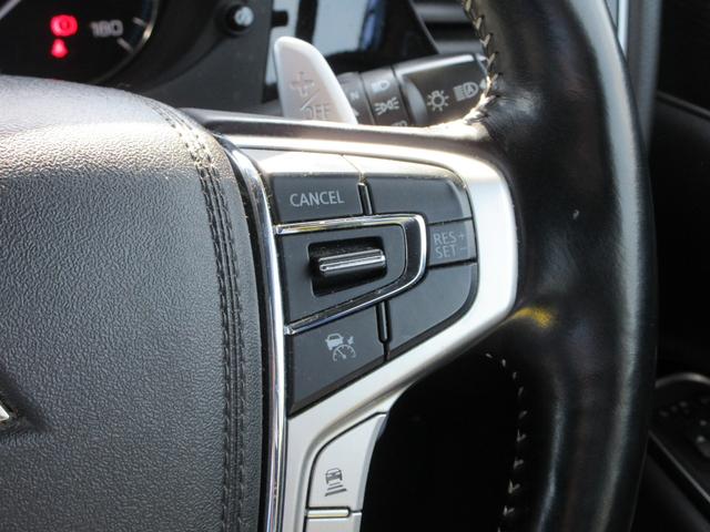 アウトランダーＰＨＥＶ Ｇプレミアムパッケージ　４ＷＤ　本革シート　純正８インチナビ　フルセグＴＶ　全周囲カメラ　パワーバックドア　レーダークルーズコントロール　パドルシフト　ドライブレコーダー　ＥＴＣ　シートヒーター　パワーシート　充電ケーブル（27枚目）