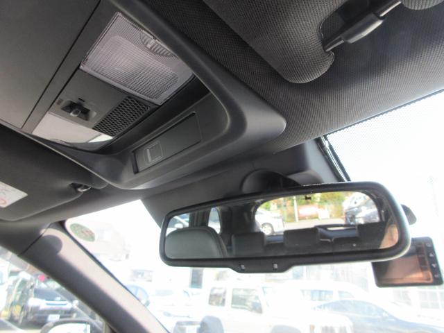 アウトランダーＰＨＥＶ Ｇプレミアムパッケージ　４ＷＤ　本革シート　純正８インチナビ　フルセグＴＶ　全周囲カメラ　パワーバックドア　レーダークルーズコントロール　パドルシフト　ドライブレコーダー　ＥＴＣ　シートヒーター　パワーシート　充電ケーブル（29枚目）