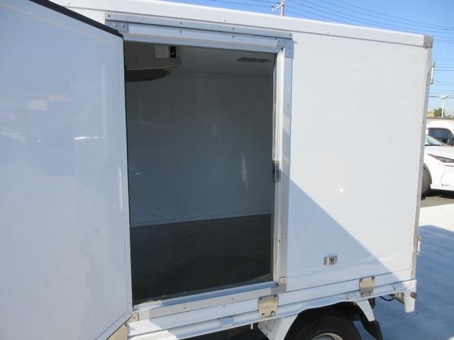 ＮＴ１００クリッパートラック 　４ＷＤ　冷蔵冷凍車　東プレ製　－５℃設定　スライドドア　５速ＭＴ車（16枚目）