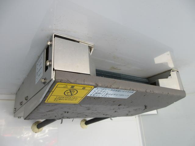 ＮＴ１００クリッパートラック 　４ＷＤ　冷蔵冷凍車　東プレ製　－５℃設定　スライドドア　５速ＭＴ車（21枚目）