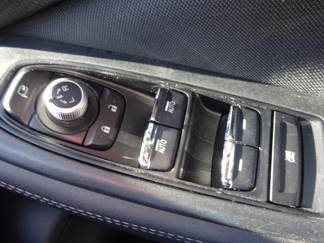 フォレスター アドバンス　４ＷＤ　純正８インチナビ　フルセグＴＶ　バックカメラ　サイドカメラ　ＥＴＣ　アダプティブクルーズコントロール　レーンキープアシスト　ルーフレール　ＰＵＳＨスタート　シートヒーター（25枚目）