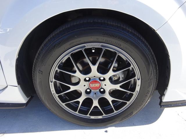 オーラ ニスモ　ＫＥＮＷＯＯＤナビ　フルセグＴＶ　アラウンドビューモニター　ＥＴＣ　Ｂｌｕｅｔｏｏｔｈ　ＤＩＳＣ　ＵＳＢ　アダプティブクルーズコントロール　ブラインドスポットモニター　レーンキープアシスト（17枚目）