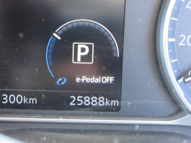 リーフ e+ G プロパイロット 純正9インチナビ フルセグTV 全周囲カメラ BOSEサウンド ドラレコ ETC ハーフレザーシート シートヒーター ステアリングヒーター LEDヘッドライト 急速充電 充電ケーブル(24枚目)