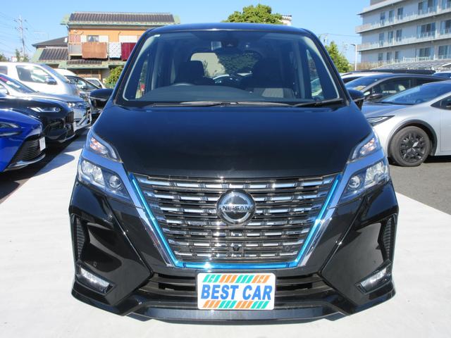 セレナ ｅ－パワー　ハイウェイスターＶ　プロパイロット　純正１０インチナビ　フルセグＴＶ　全周囲カメラ　両側パワースライドドア　ドライブレコーダー　ＥＴＣ　ＬＥＤヘッドライト　スマートルームミラー　ブラインドスポットモニター　インテリキー（5枚目）