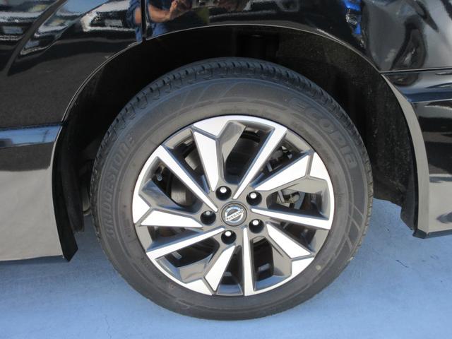 セレナ ｅ－パワー　ハイウェイスターＶ　プロパイロット　純正１０インチナビ　フルセグＴＶ　全周囲カメラ　両側パワースライドドア　ドライブレコーダー　ＥＴＣ　ＬＥＤヘッドライト　スマートルームミラー　ブラインドスポットモニター　インテリキー（10枚目）