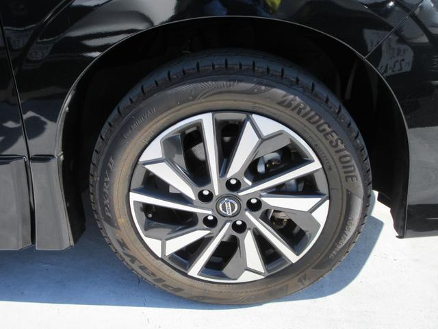 セレナ ｅ－パワー　ハイウェイスターＶ　プロパイロット　純正１０インチナビ　フルセグＴＶ　全周囲カメラ　両側パワースライドドア　ドライブレコーダー　ＥＴＣ　ＬＥＤヘッドライト　スマートルームミラー　ブラインドスポットモニター　インテリキー（12枚目）