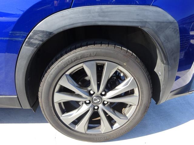 ＵＸ ＵＸ２５０ｈ　Ｆスポーツ　レザーシート　純正１２．３インチナビ　フルセグＴＶ　パワーバックドア　バックカメラ　ＥＴＣ２．０　Ｂｌｕｅｔｏｏｔｈ　ＤＩＳＣ　ＵＳＢ　アダプティブクルーズコントロール　レーンキープアシスト（11枚目）