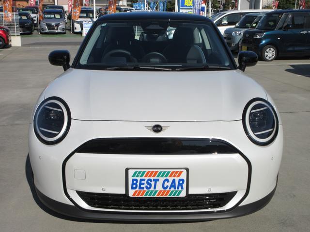 ＭＩＮＩ クーパーＥ　クラシック・トリム　純正ナビ　バックカメラ　クルーズコントロール　ミラーＥＴＣ　ハーフレザーシート　シートヒーター　ステアリングヒーター　ヘッドアップディスプレイ　パークディスタンス　純正１７インチＡＷ（5枚目）