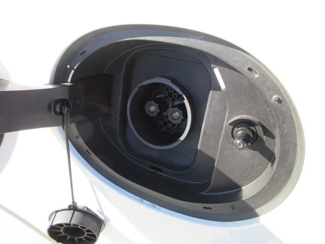 ＭＩＮＩ クーパーＥ　クラシック・トリム　純正ナビ　バックカメラ　クルーズコントロール　ミラーＥＴＣ　ハーフレザーシート　シートヒーター　ステアリングヒーター　ヘッドアップディスプレイ　パークディスタンス　純正１７インチＡＷ（20枚目）