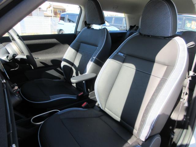 ＭＩＮＩ クーパーＥ　クラシック・トリム　純正ナビ　バックカメラ　クルーズコントロール　ミラーＥＴＣ　ハーフレザーシート　シートヒーター　ステアリングヒーター　ヘッドアップディスプレイ　パークディスタンス　純正１７インチＡＷ（46枚目）