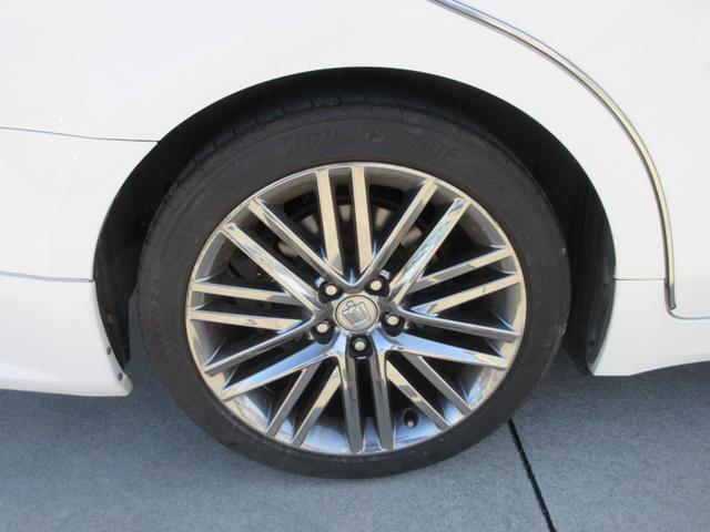 クラウンハイブリッド アスリートＳ　ストラーダナビ　フルセグＴＶ　ドライブレコーダー　ＥＴＣ　クルーズコントロール　パワーシート　ＨＩＤヘッドランプ　フロントフォグ　純正１８インチＡＷ　スマートキー（11枚目）