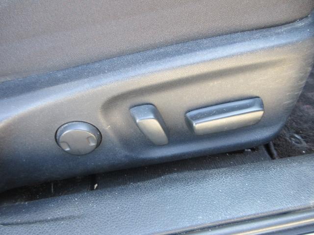 クラウンハイブリッド アスリートＳ　ストラーダナビ　フルセグＴＶ　ドライブレコーダー　ＥＴＣ　クルーズコントロール　パワーシート　ＨＩＤヘッドランプ　フロントフォグ　純正１８インチＡＷ　スマートキー（43枚目）