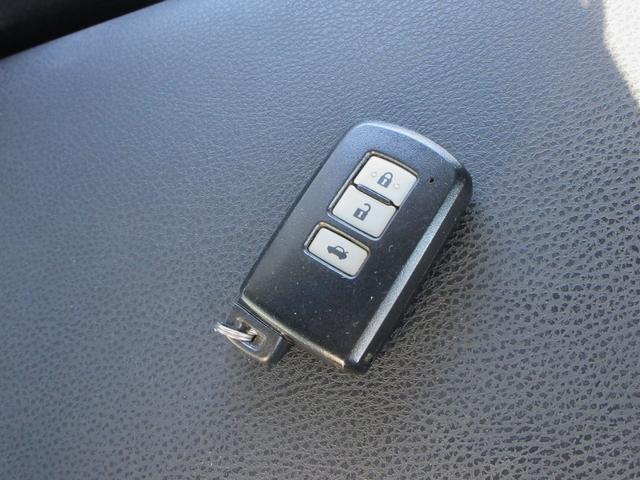 クラウンハイブリッド アスリートＳ　ストラーダナビ　フルセグＴＶ　ドライブレコーダー　ＥＴＣ　クルーズコントロール　パワーシート　ＨＩＤヘッドランプ　フロントフォグ　純正１８インチＡＷ　スマートキー（54枚目）