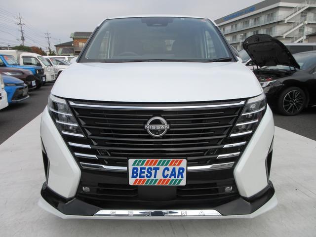 セレナ ｅ－パワー　ハイウェイスターＶ　純正エアロ　プロパイロット　純正１２．３型ナビ　フルセグＴＶ　後席フリップダウンモニター　全周囲カメラ　両側パワースライドドア　ＥＴＣ　インテリジェントルームミラー　ＬＥＤヘッドライト　インテリキー（5枚目）