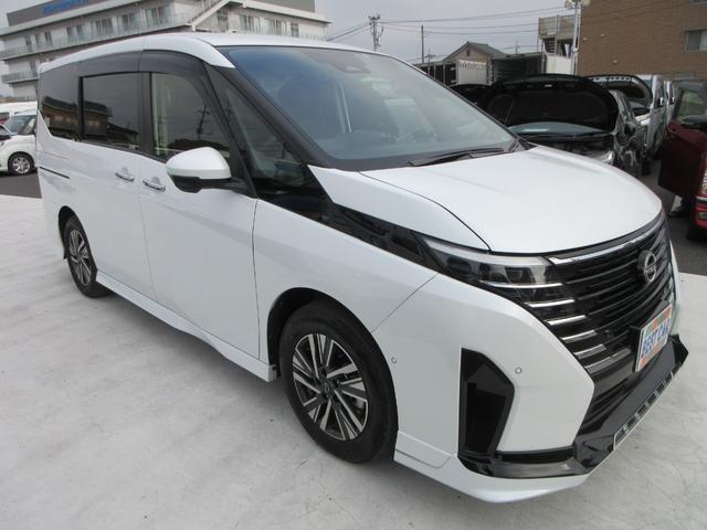 セレナ ｅ－パワー　ハイウェイスターＶ　純正エアロ　プロパイロット　純正１２．３型ナビ　フルセグＴＶ　後席フリップダウンモニター　全周囲カメラ　両側パワースライドドア　ＥＴＣ　インテリジェントルームミラー　ＬＥＤヘッドライト　インテリキー（6枚目）