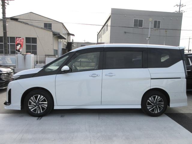 セレナ ｅ－パワー　ハイウェイスターＶ　純正エアロ　プロパイロット　純正１２．３型ナビ　フルセグＴＶ　後席フリップダウンモニター　全周囲カメラ　両側パワースライドドア　ＥＴＣ　インテリジェントルームミラー　ＬＥＤヘッドライト　インテリキー（14枚目）