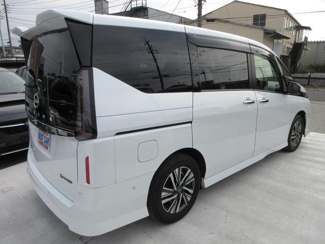 セレナ ｅ－パワー　ハイウェイスターＶ　純正エアロ　プロパイロット　純正１２．３型ナビ　フルセグＴＶ　後席フリップダウンモニター　全周囲カメラ　両側パワースライドドア　ＥＴＣ　インテリジェントルームミラー　ＬＥＤヘッドライト　インテリキー（17枚目）