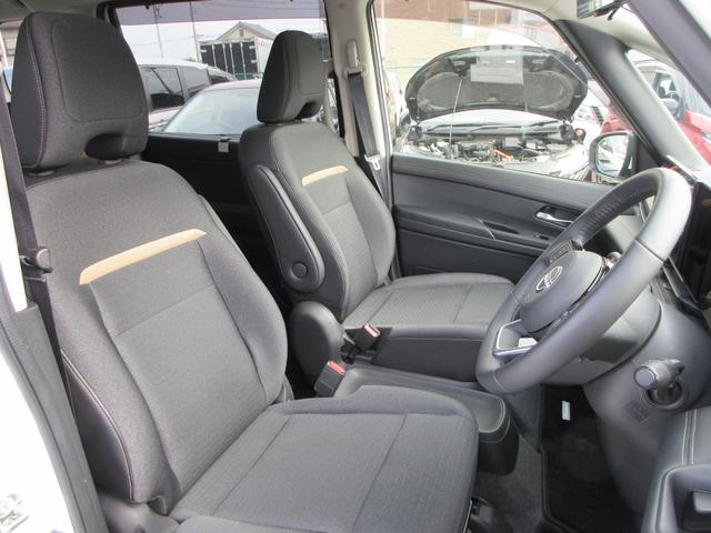 セレナ ｅ－パワー　ハイウェイスターＶ　純正エアロ　プロパイロット　純正１２．３型ナビ　フルセグＴＶ　後席フリップダウンモニター　全周囲カメラ　両側パワースライドドア　ＥＴＣ　インテリジェントルームミラー　ＬＥＤヘッドライト　インテリキー（42枚目）