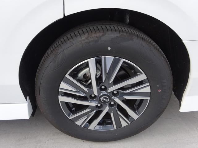 セレナ e-パワー ハイウェイスターV プロパイロット 純正9インチナビ フルセグTV 両側パワースライドドア アラウンドビューモニター ETC2.0 ブラインドスポットモニター レーンキープアシスト デジタルインナーミラー 寒冷地仕様(11枚目)