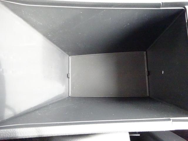 ＺＲ－Ｖ ｅ：ＨＥＶ　Ｚ　レザーシート　ＢＯＳＥスピーカー　純正９インチナビ　フルセグＴＶ　パワーバックドア　アラウンドビューモニター　ドライブレコーダー　ＥＴＣ２．０　Ｂｌｕｅｔｏｏｔｈ　ＵＳＢ（40枚目）