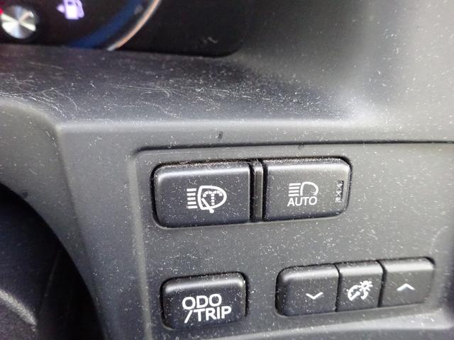 クラウンハイブリッド アスリートＧ　レザーシート　純正ナビ　フルセグＴＶ　バックカメラ　ドライブレコーダー　ＥＴＣ　Ｂｌｕｅｔｏｏｔｈ　ＤＩＳＣ　ＵＳＢ　クルーズコントロール　メモリー付きパワーシート　オートライト　オートハイビーム（23枚目）