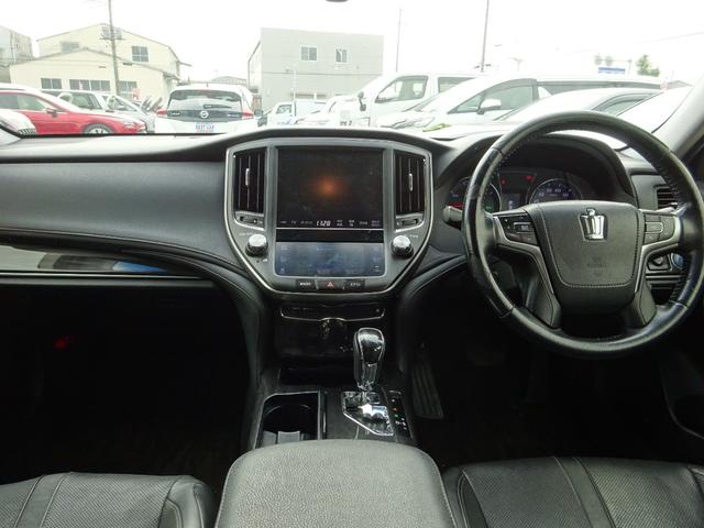 クラウンハイブリッド アスリートＧ　レザーシート　純正ナビ　フルセグＴＶ　バックカメラ　ドライブレコーダー　ＥＴＣ　Ｂｌｕｅｔｏｏｔｈ　ＤＩＳＣ　ＵＳＢ　クルーズコントロール　メモリー付きパワーシート　オートライト　オートハイビーム（30枚目）