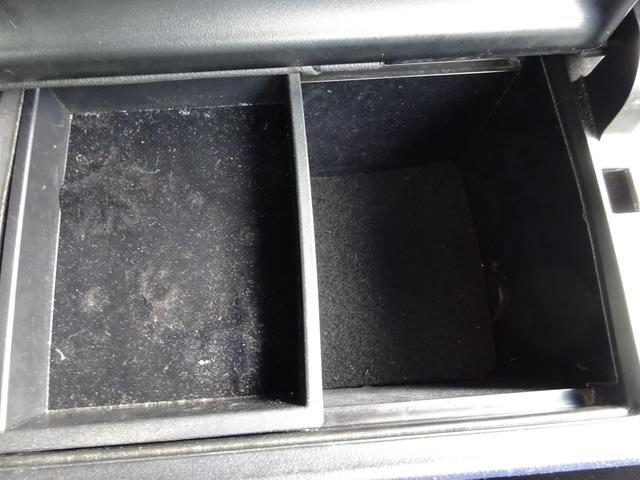 クラウンハイブリッド アスリートＧ　レザーシート　純正ナビ　フルセグＴＶ　バックカメラ　ドライブレコーダー　ＥＴＣ　Ｂｌｕｅｔｏｏｔｈ　ＤＩＳＣ　ＵＳＢ　クルーズコントロール　メモリー付きパワーシート　オートライト　オートハイビーム（38枚目）