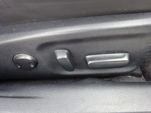 クラウンハイブリッド アスリートＧ　レザーシート　純正ナビ　フルセグＴＶ　バックカメラ　ドライブレコーダー　ＥＴＣ　Ｂｌｕｅｔｏｏｔｈ　ＤＩＳＣ　ＵＳＢ　クルーズコントロール　メモリー付きパワーシート　オートライト　オートハイビーム（42枚目）