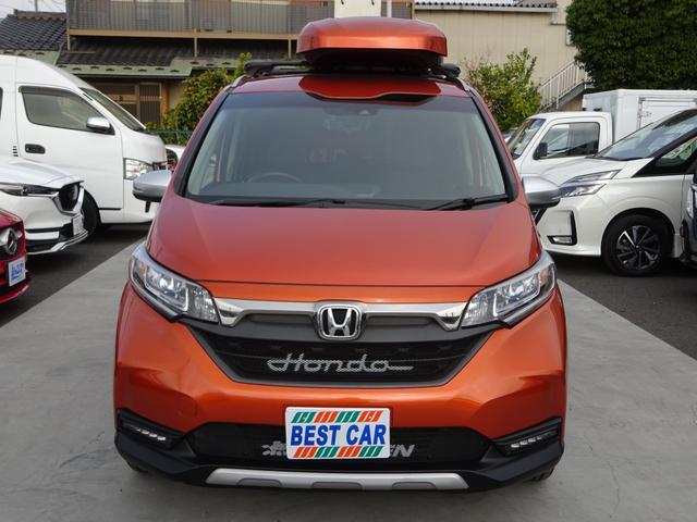 フリード＋ハイブリッド ハイブリッド・クロスターホンダセンシング　４ＷＤ　ホンダセンシング　ルーフボックス　純正９インチナビ　フルセグＴＶ　両側パワースライドドア　バックカメラ　ドライブレコーダー　ＥＴＣ　Ｂｌｕｅｔｏｏｔｈ　ＤＩＳＣ　ＵＳＢ（5枚目）