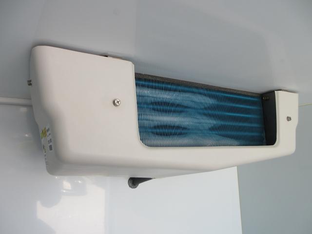 キャリイトラック 　冷凍冷蔵車　－５℃設定　サーモキング製　スライドドア　木製スノコ　５ＭＴ車　キーレスエントリー（17枚目）