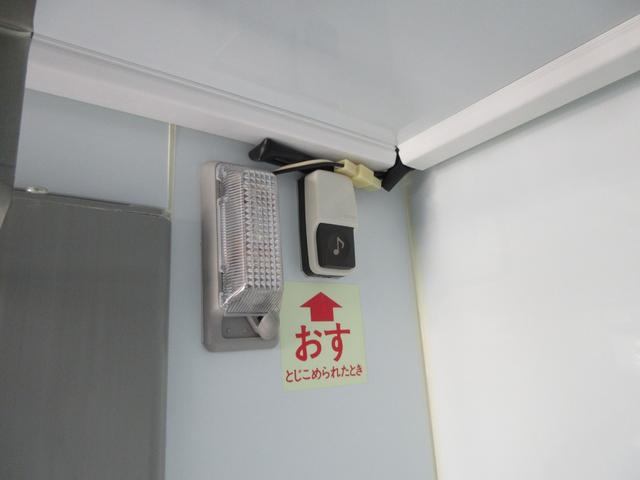 キャリイトラック 　冷凍冷蔵車　－５℃設定　サーモキング製　スライドドア　木製スノコ　５ＭＴ車　キーレスエントリー（18枚目）