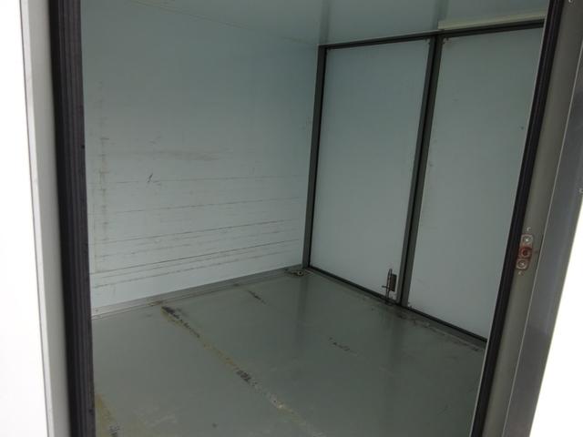 キャリイトラック 　４ＷＤ　冷蔵冷凍車　－５度設定　サーモキング製　スライドドア　オートライト　運転席助手席エアバック（12枚目）